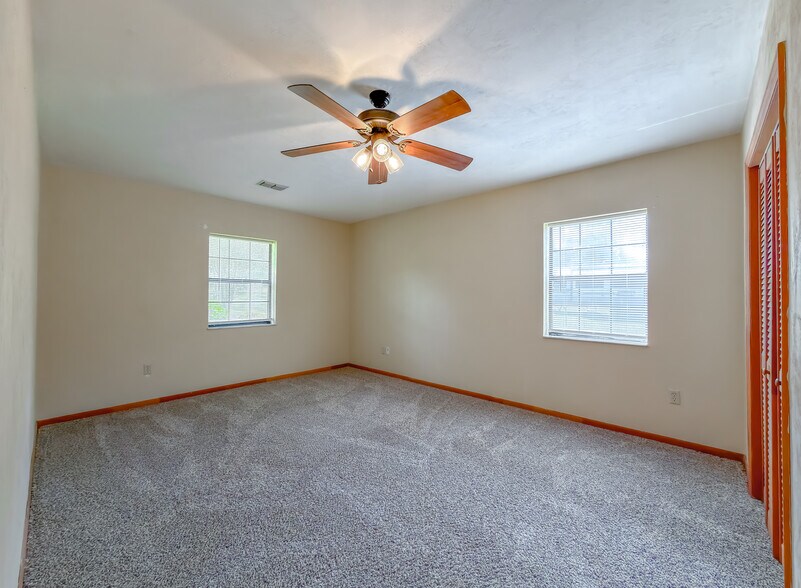 Building Photo - 8514 Raquel Ln