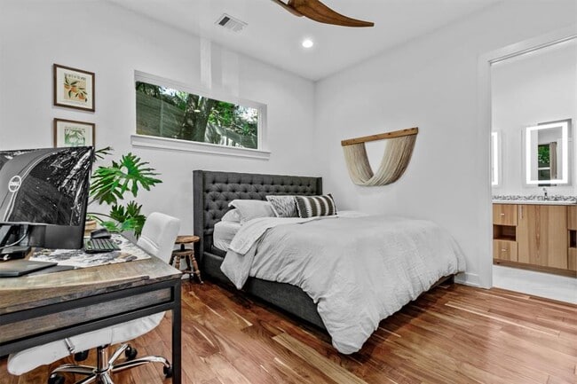 Building Photo - 2712 Oak Springs Dr