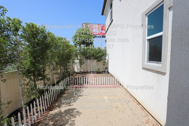 Building Photo - 1696 W Trapezoid Dr