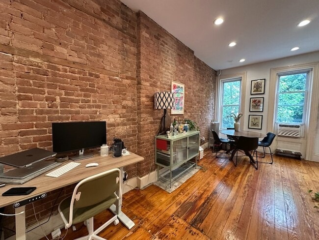 Building Photo - 85 1/2 Summit Street Unit 3