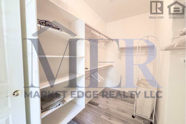 Building Photo - 4Bed/2Bath Furnished Home at Monroe/87th A...