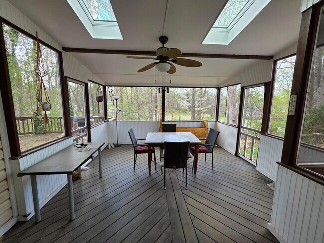 Building Photo - 8120 Paisley Pl