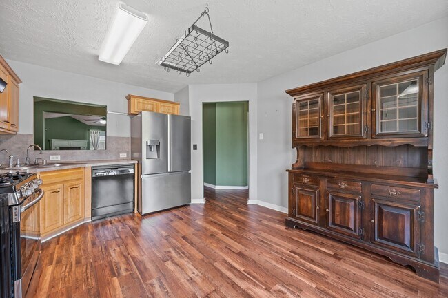 Building Photo - 3330 Red Cedar Dr