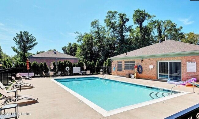 Building Photo - 320 Highwood Dr