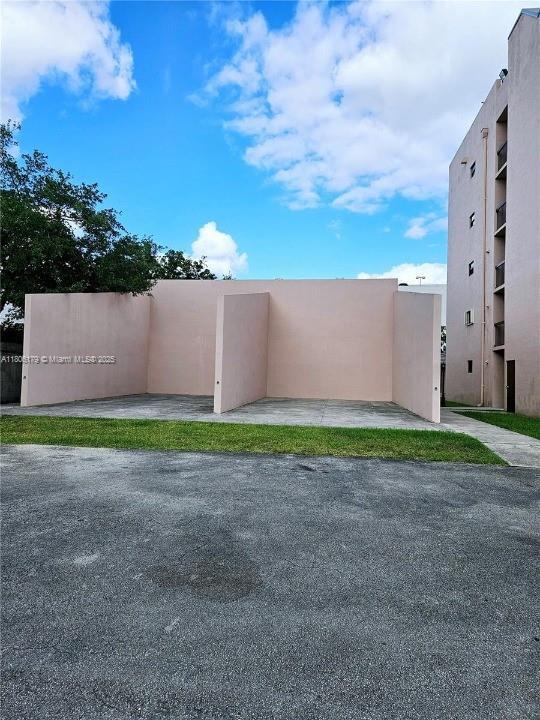 Building Photo - 7040 Coral Wy