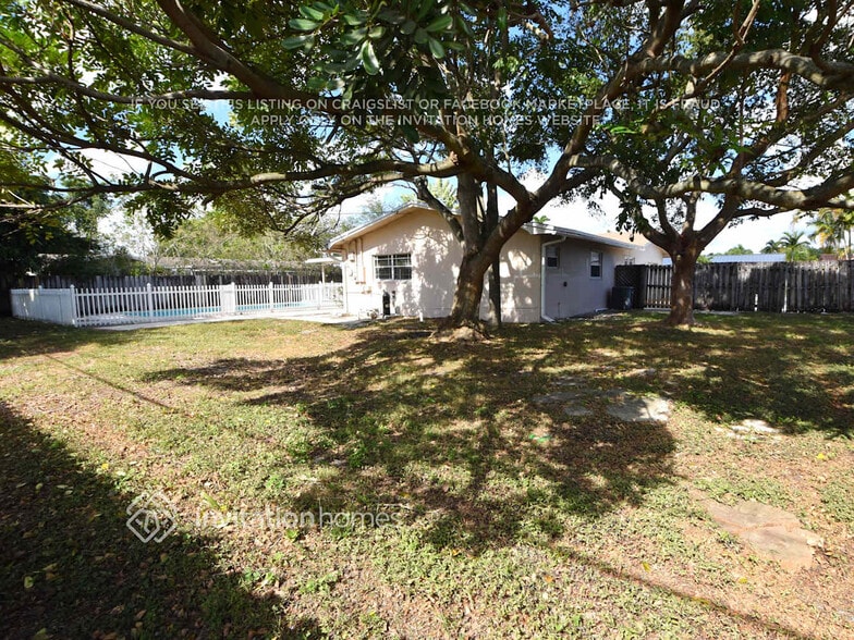 Building Photo - 5020 Taylor St