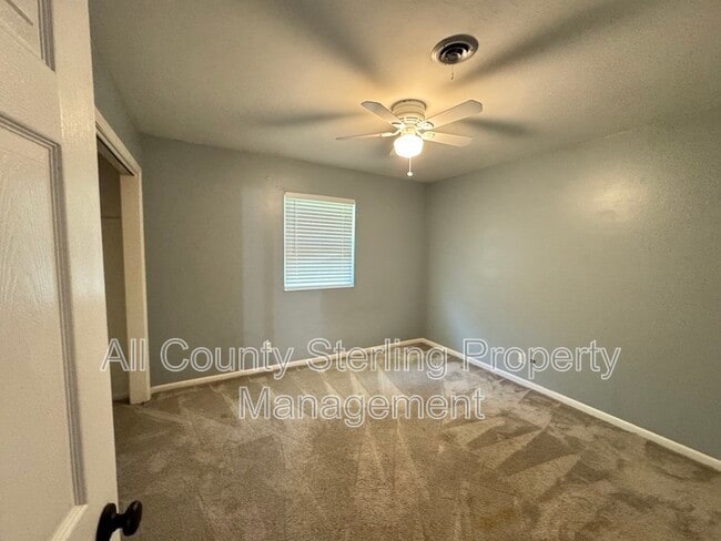 Building Photo - 353 SE Olustee Ave