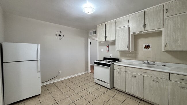 Building Photo - 7748 Veracruz Ave