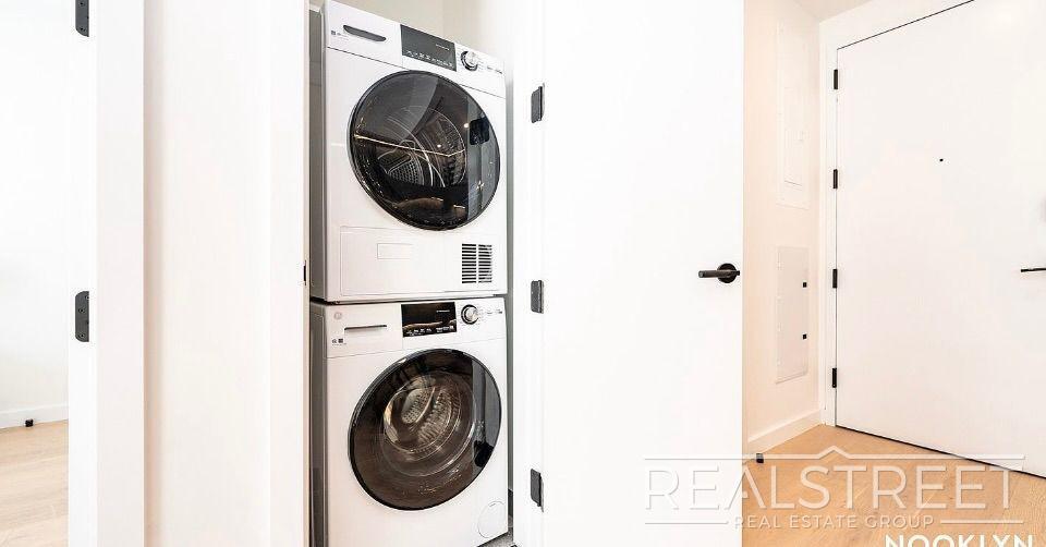 Building Photo - Schermerhorn Street