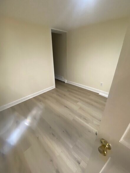 Building Photo - 112 Albright Ave