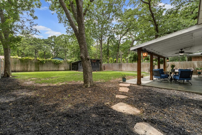 Building Photo - 1404 Bluebonnet Trail