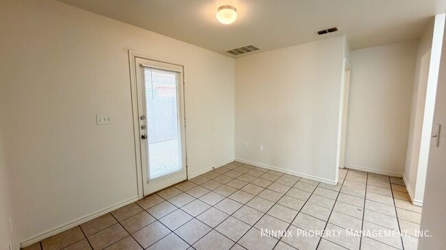 Building Photo - 5402 Kemper St