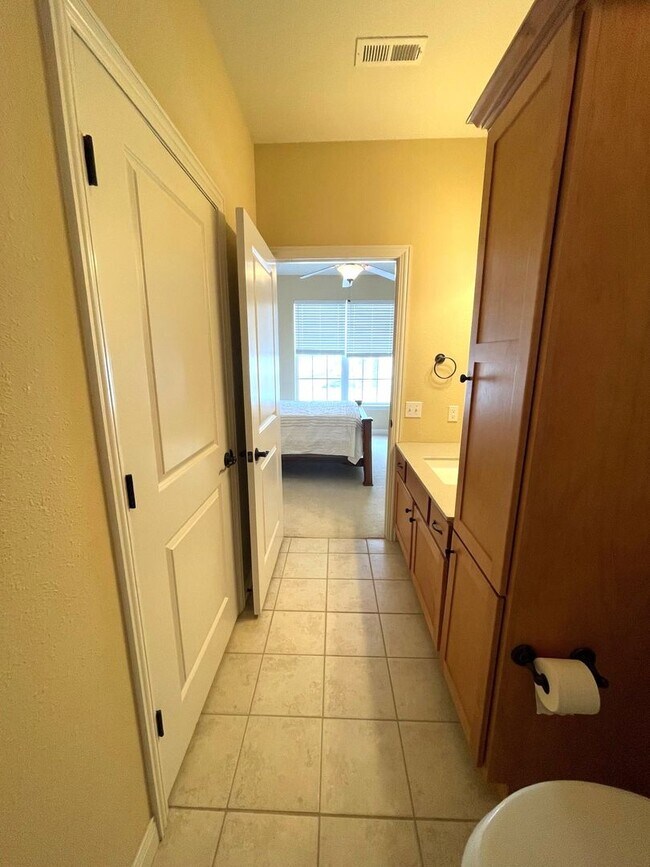 Building Photo - Fully-Furnished 3 Bedroom Condo in Smithton Crossing - Perfect for Traveling Professionals!