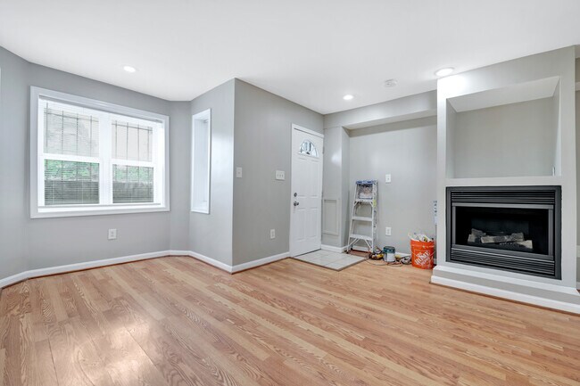 Primary Photo - 408 Rhode Island Ave NW
