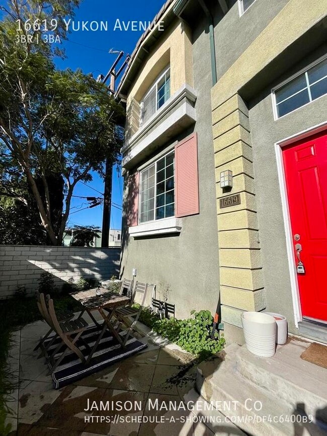 Building Photo - 16619 Yukon Ave