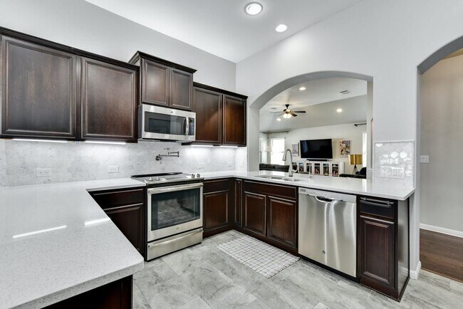 Building Photo - 808 Bryce Canyon Dr