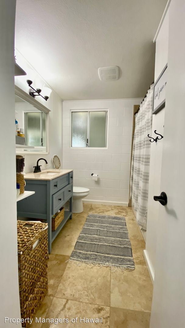 Building Photo - 3 br, 1.5 bath House - 1034 Palolo Place