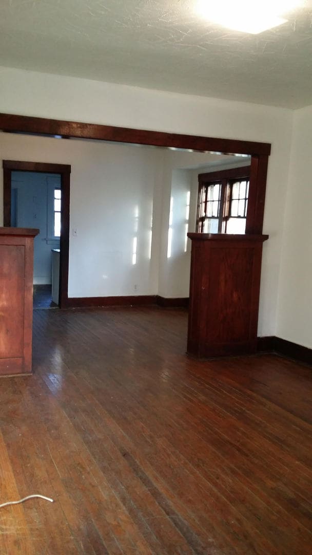 Building Photo - 3 bedroom 1 bath house!