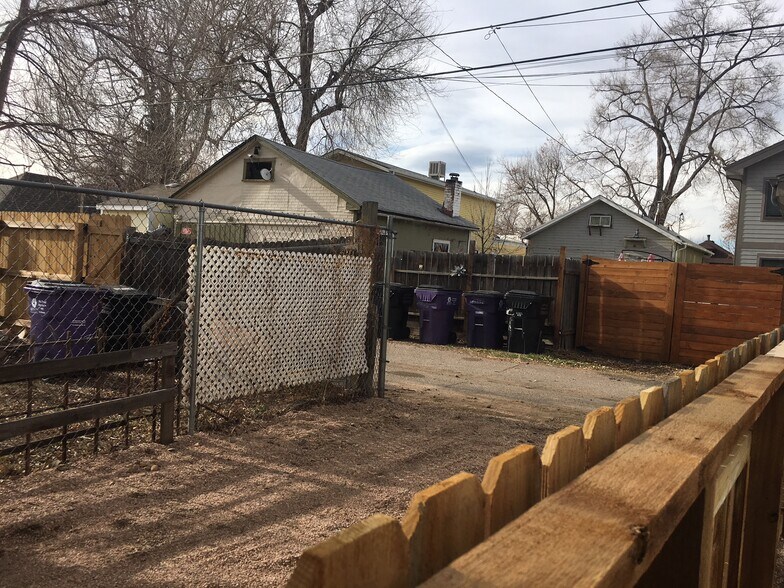 Building Photo - 2443 S Acoma St