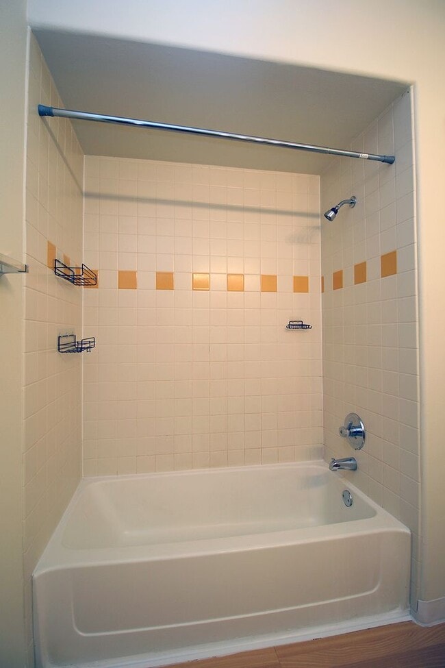 Building Photo - 1180 NE 63rd Way