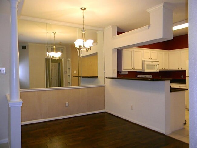 Building Photo - 1330 Old Spanish Trl