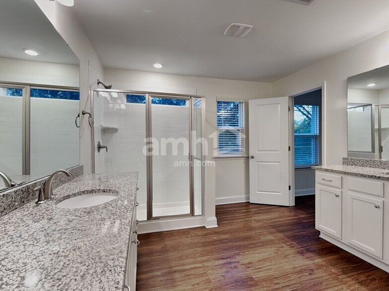 Building Photo - 3920 Riceland Pl