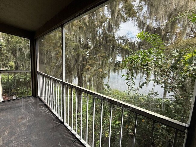 Building Photo - 3944 Versailles Dr