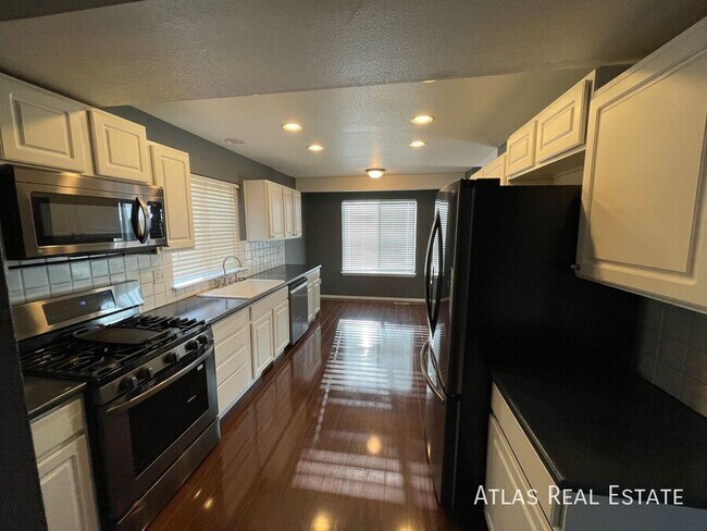 Building Photo - 4707 Laramie Sky Dr