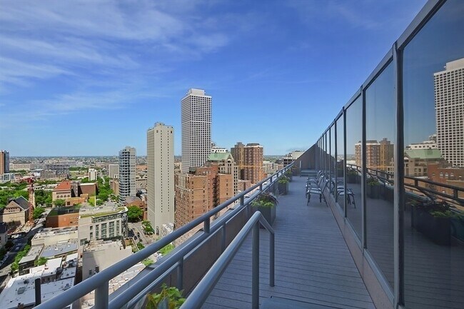 Building Photo - 950 N Michigan Ave