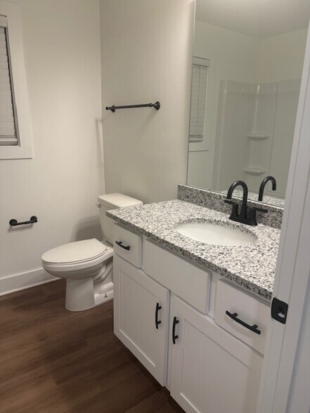 Building Photo - 150 Cherry St