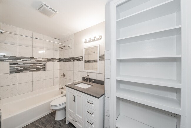 Building Photo - 2914 Scottsbluff Dr