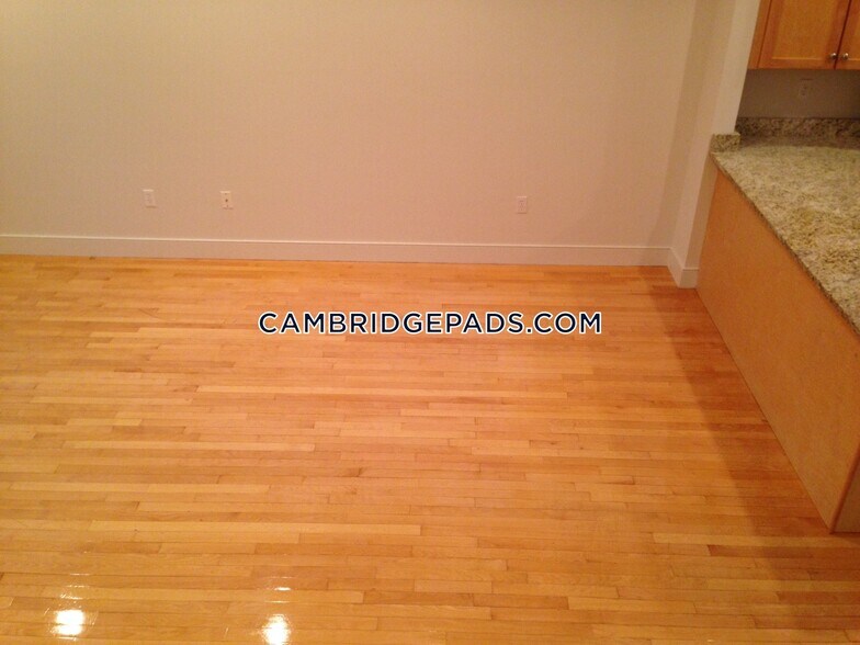 Building Photo - 110 Second St