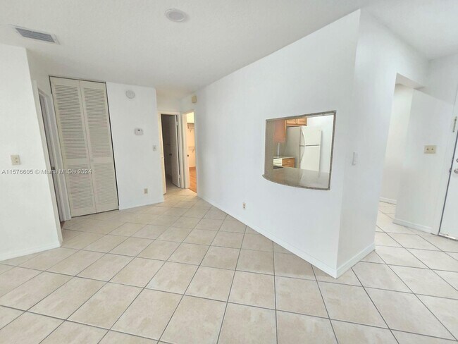 Building Photo - 11588 SW 112th Ave