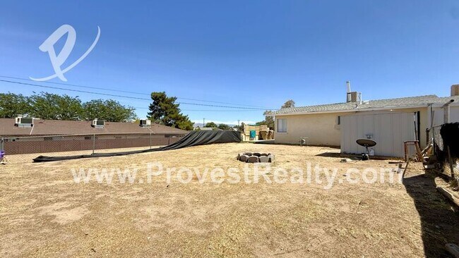 Building Photo - 15034 Sequoia St