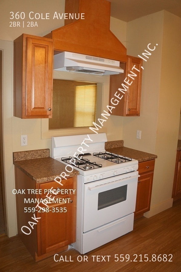 Building Photo - 360 Cole Ave