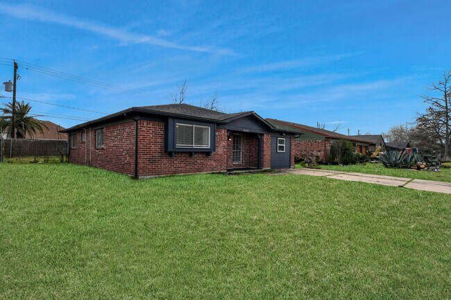 Building Photo - 4114 Fairgreen Ln