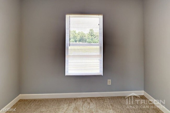 Building Photo - 956 Willow Creek Dr