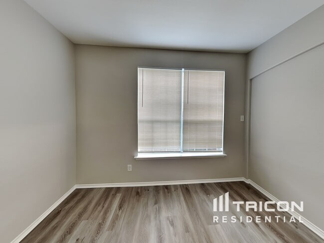 Building Photo - 1470 Waldrop Dr