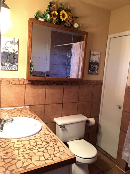 Building Photo - 304 SW 2nd St