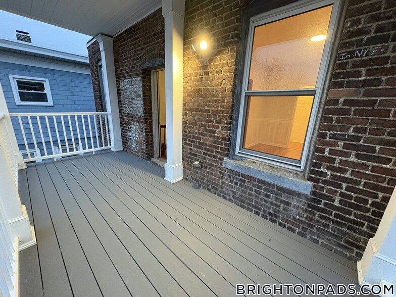 Building Photo - 6 Litchfield St