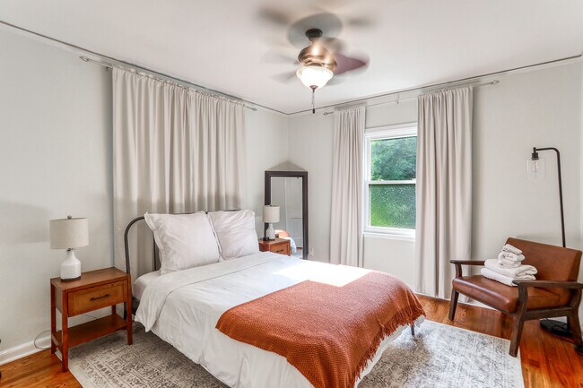 Building Photo - 2489 Semmes St