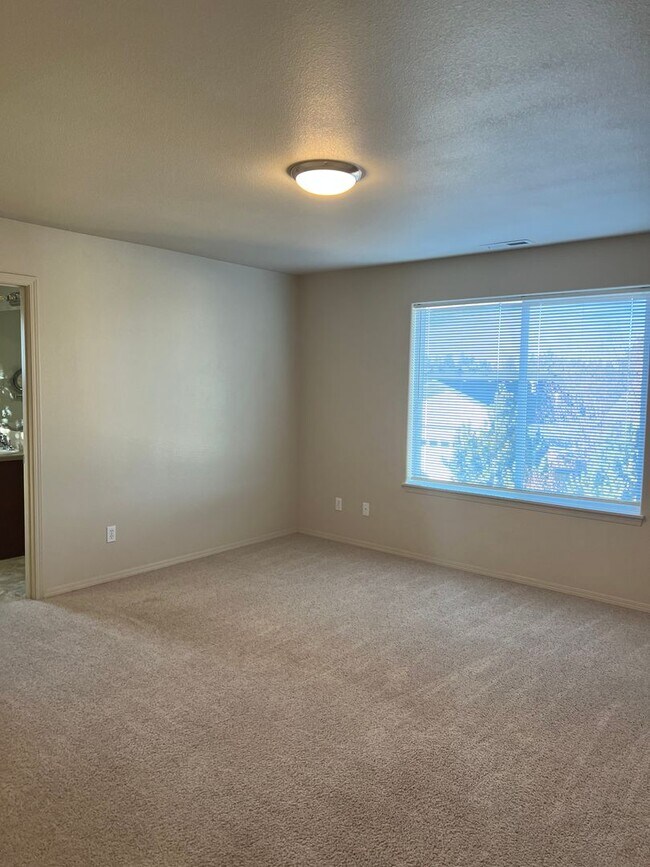 Building Photo - 20642 Songbird Ln