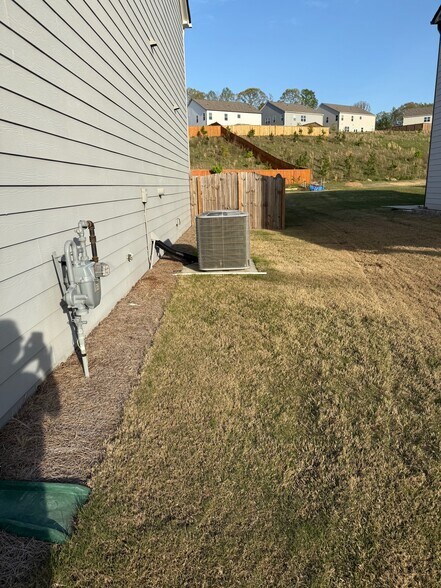 Building Photo - 4680 Trefoil Path