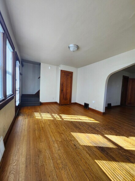 Building Photo - 5923 N 38th St