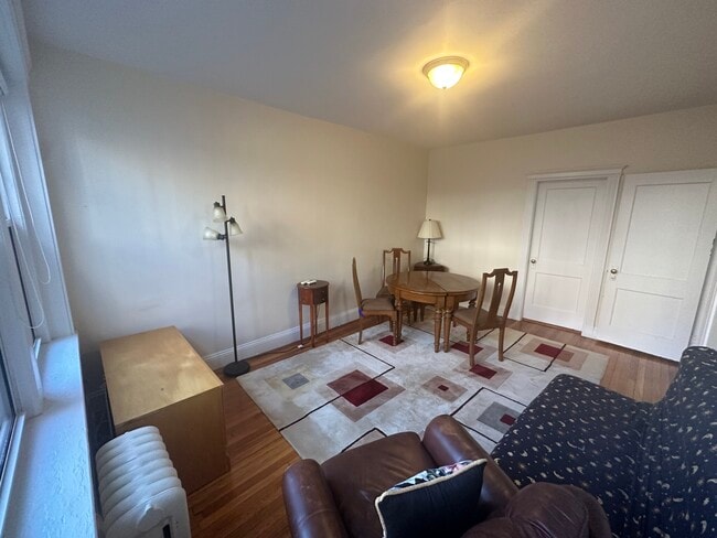 Building Photo - 330 Harvard St