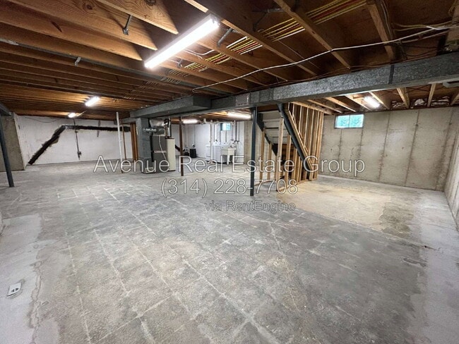 Building Photo - 11035 Crimson Dr