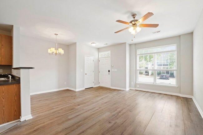 Building Photo - Gorgeous 3BR Townhome with Fresh Updates i...