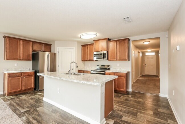 Building Photo - 6780 Sandle Dr