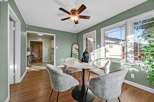 Building Photo - 2438 Upland Dr