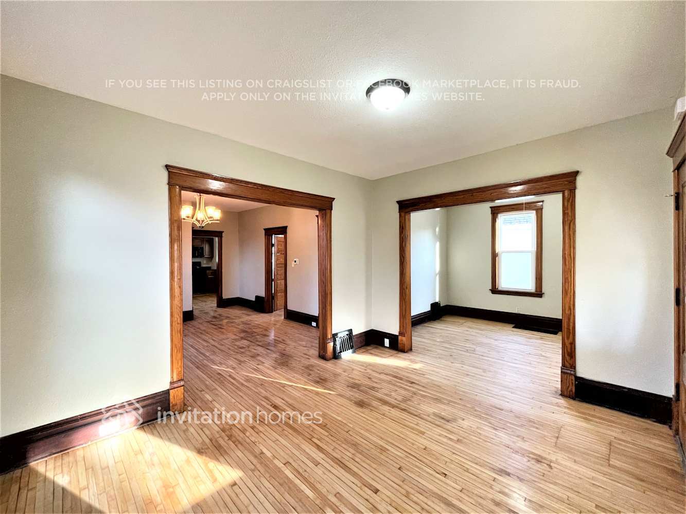 Building Photo - 496 Bay St